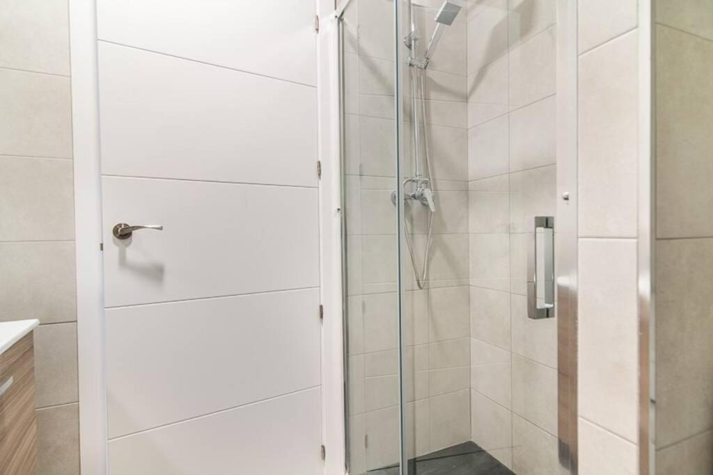 #15Pin-1 Apartamento De Un Dormitorio En Tetuan Madrid Exteriör bild